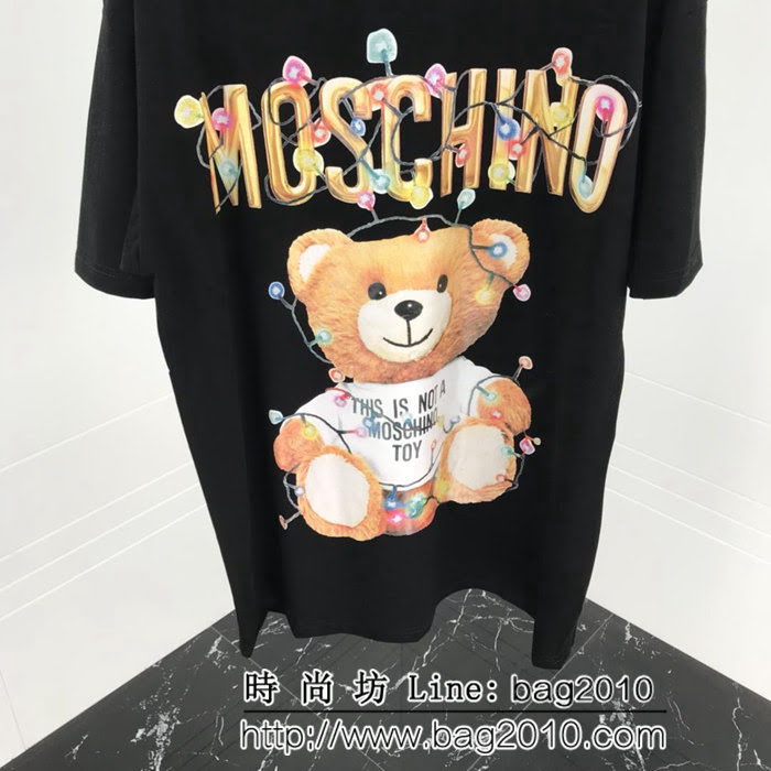 MOSCHIN莫斯奇諾 18ss專櫃最新 聖誕限定款 最新閃粉工藝 男款黑色短袖 ydi2456